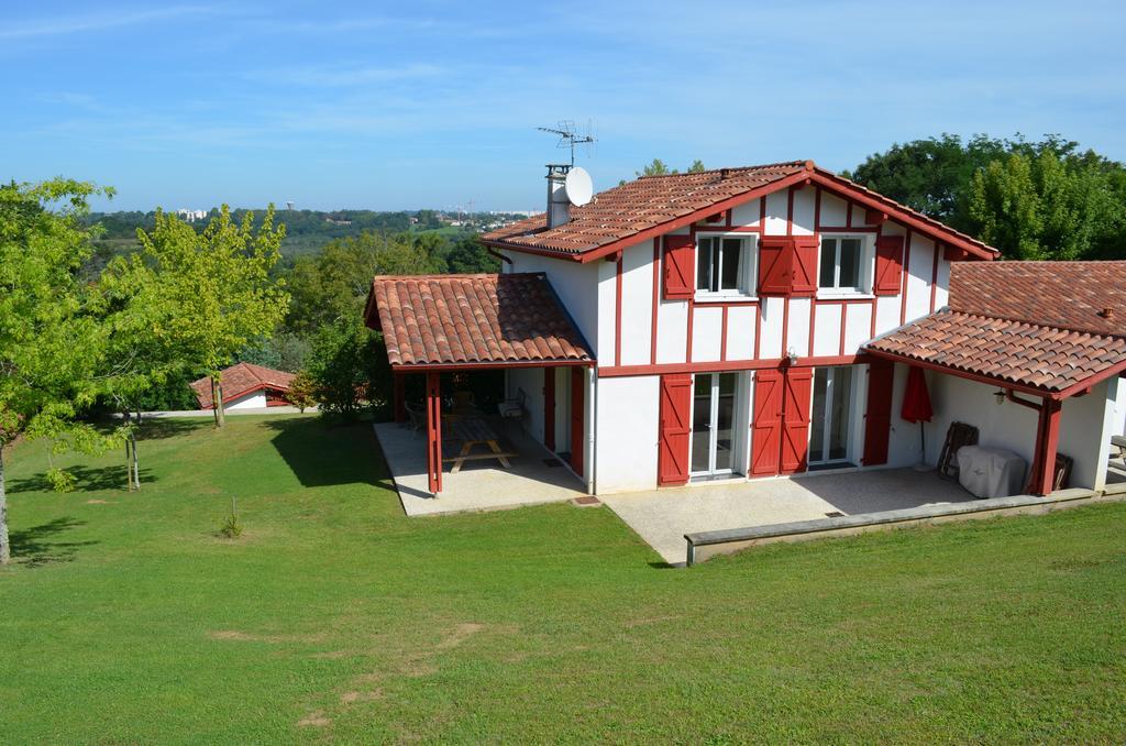 Les Villas D'Harri-Xuria Saint-Pierre-d'Irube Exterior photo
