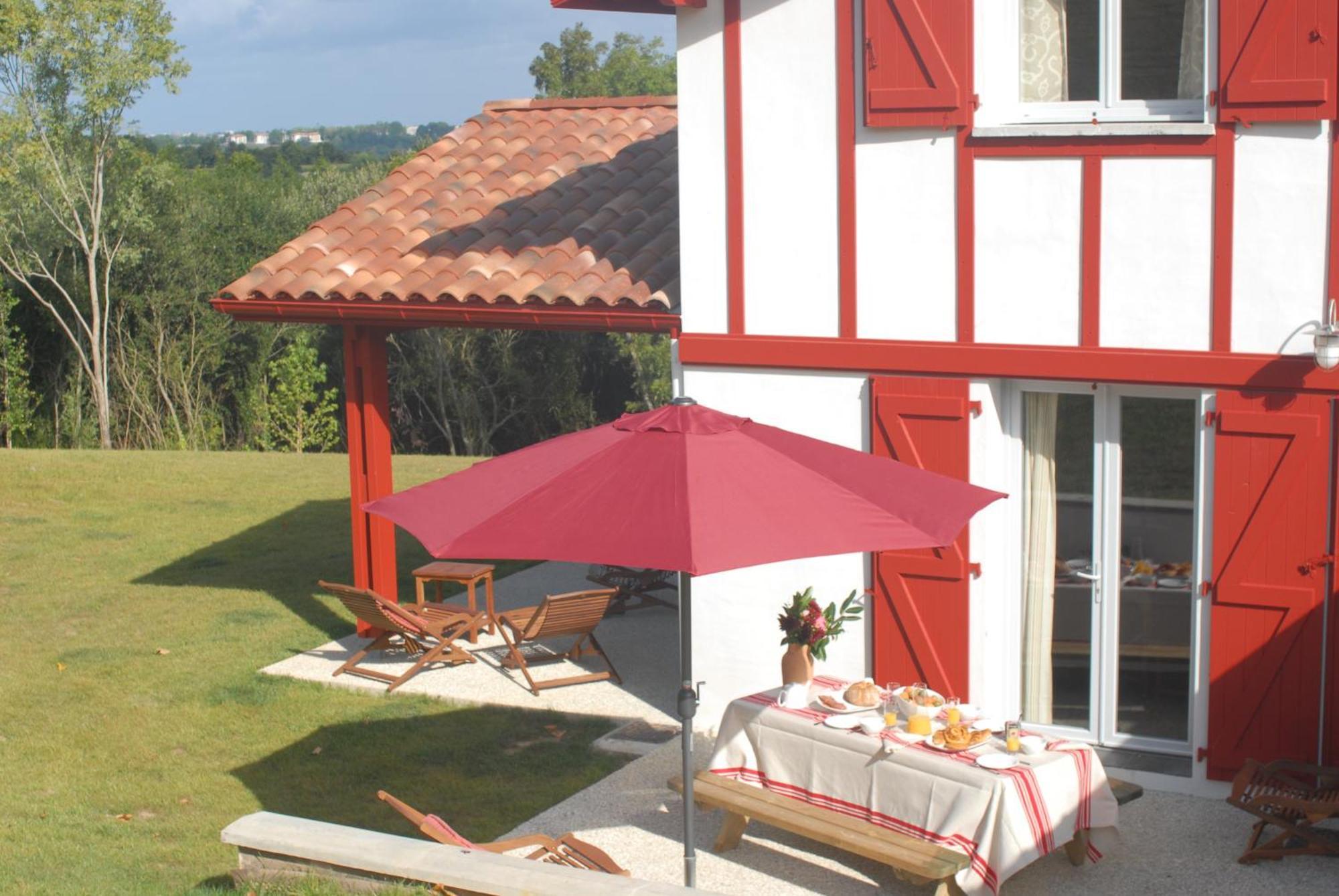 Les Villas D'Harri-Xuria Saint-Pierre-d'Irube Exterior photo
