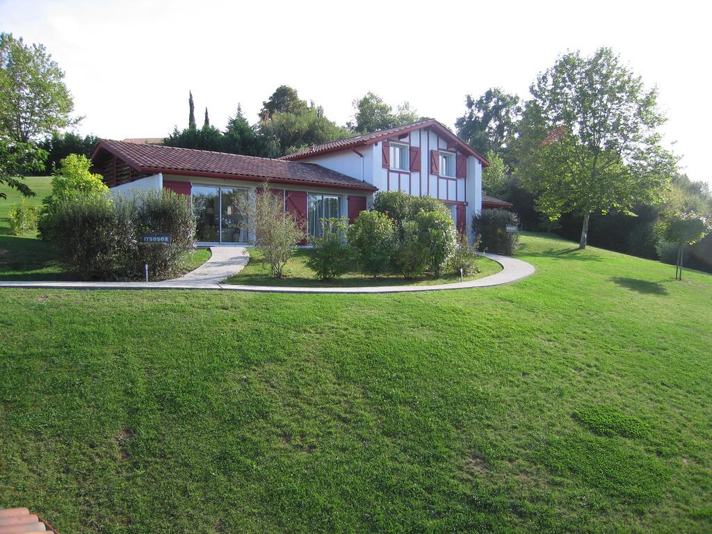 Les Villas D'Harri-Xuria Saint-Pierre-d'Irube Exterior photo
